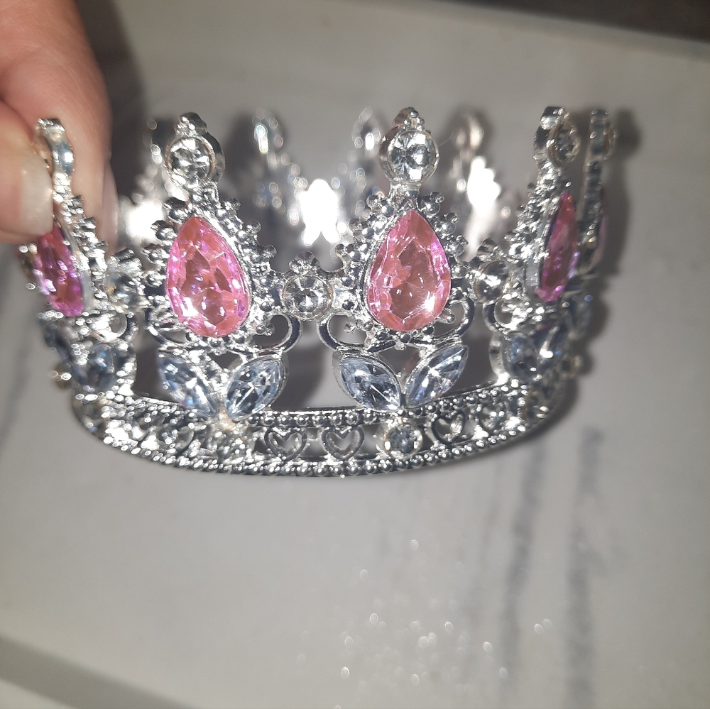 Elegant Silver and Pink Crown - Picture 4 of 4